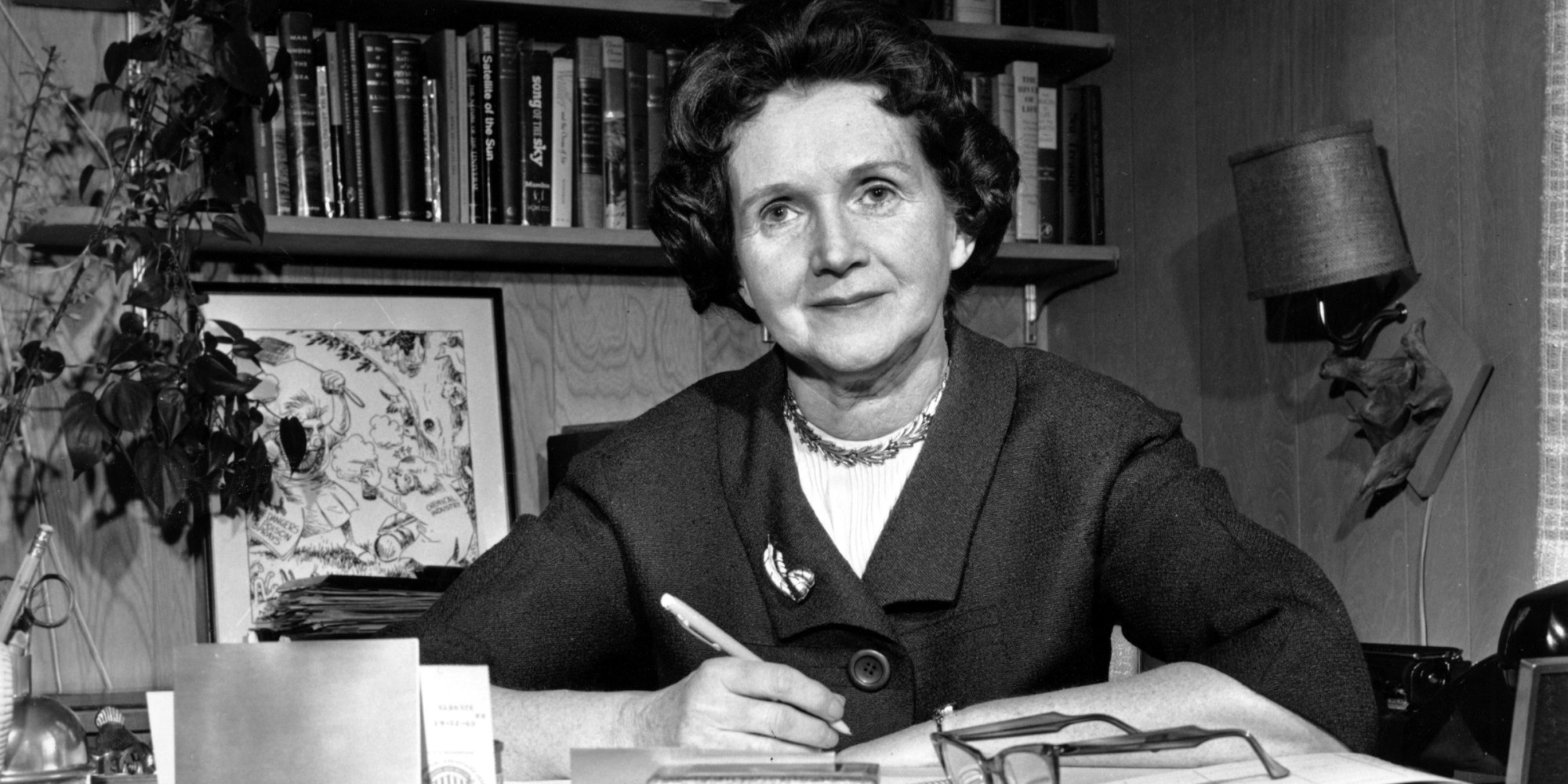 Rachel Carson, bióloga marinha, escreveu Primavera Silenciosa, primeiro livro  em defesa da ecologia