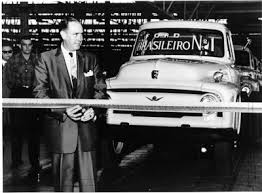 Apresentação do 1º caminhão FORD brasileiro. São Paulo, 1957 (Arquivo Nacional/Fundo Correio da Manhã)