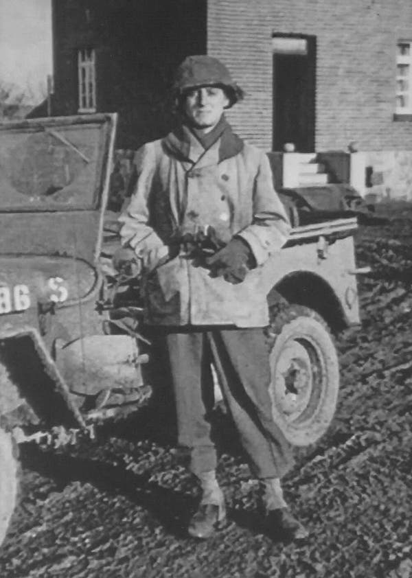 O professor Brombert foi um dos Ritchie Boys, um grupo com habilidades em línguas estrangeiras que coletava informações de inteligência do campo de batalha para o Exército dos EUA.Crédito...via Família Brombert