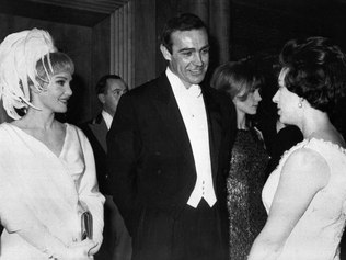 (Foto: AFP) Diane Cilento ao lado de Sean Connery