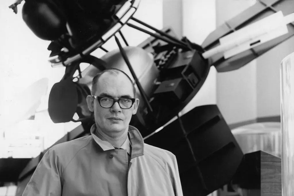 Frederik Pohl em 1967. Começou na ficção científica ainda jovem. (Crédito da fotografia: Sam Falk/The New York Times)