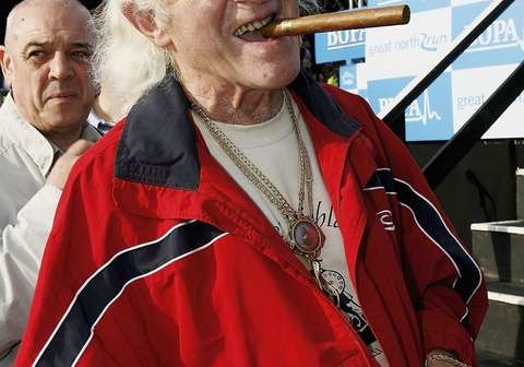 Jimmy Savile, excêntrico apresentador de rádio e TV britânicos. (Foto: Getty Images)