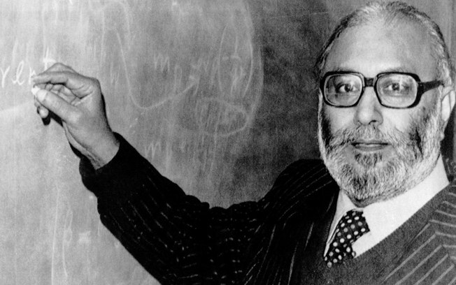 Abdus Salam em 1979, após ganhar o Nobel de Física: sua contribuição científica é ignorada no Paquistão (AP)