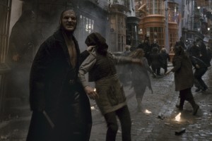 O ator que viveu o lobisomem Fenrir Greyback na saga Harry Potter