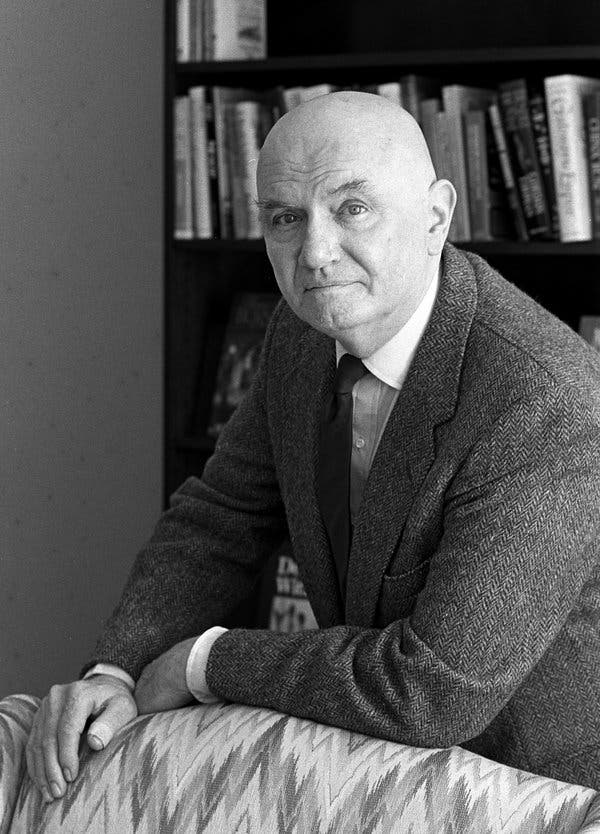 Thomas Berger em 1987. Crédito...William Sauro/The New York Times