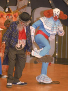 Gibe como Papai Papudo ao lado do palhaço Bozo (Foto: Arquivo pessoal/Wandeko Pipoka)