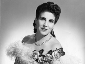 Albanese como Violetta em "La traviata" (SEDGE LEBLANG/METROPOLITAN OPERA)