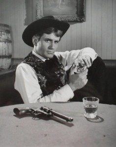 Linden Chiles em 'Lancer'