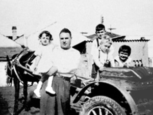 Samuel Klein nasceu em Lublin, na Polônia, em uma família judaica. Aos 19 anos, foi enviado pelos nazistas a um campo de concentração. Após a guerra, viveu na Alemanha e Bolívia, até chegar a São Caetano do Sul, no Grande ABC (Foto: Divulgação/Casas Bahia)