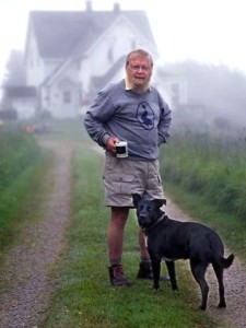 O autor canadense Farley Mowat. (Foto: Divulgação) 