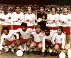 Em pé: Dionísio, Mauro Pastor, Falcão, Benitez, Beliato e Hermes. Agachados: Valdomiro, Jair, Mário, Caçapava e Chico Spina