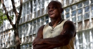 Negrete participou dos três primeiros discos do grupo de Brasília — Legião Urbana (1985), Dois (1986) e Que país é este (1987) — e é coautor de músicas como Daniel na cova dos leões, Quase sem querer e Angra dos Reis. (Crédito: Gustavo Moreno/CB/D.A Press. Brasil. Brasília - DF.) 