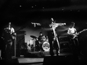 Show da Legião Urbana durante os anos 1980 (Foto: Divulgação/Legião Urbana)