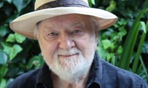 Depois de liderar uma carreira variada, Peter Whelan continuou a trabalhar em publicidade ao longo da primeira década de seu sucesso como dramaturgo. (Fotografia: Roselyne Masson)