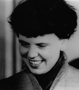 Inge Scholl participou do movimento antinazista Rosa Branca.