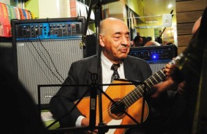 Professor Darcy fez show semanais na Cidade Baixa até 2013 | (Foto: Ibis / Divulgação / CP)