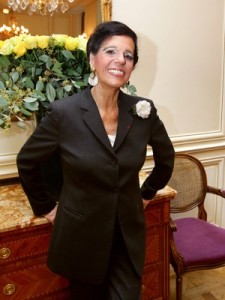 Escritora francesa Viviane Forrester em foto tirada em Paris no ano de 2005 (Foto: Jean-Pierre Muller/AFP)