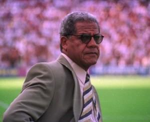 Valmir Louruz treinou o Inter em 1999 (Foto: Luis Chaves / CP Memória)