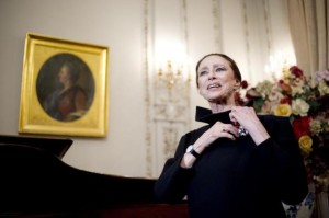 Maya ingressou no Bolshoi em 1943 e durante 50 anos cativou as plateias com suas apresentações (Foto: AFP)