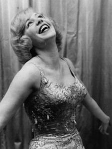 A cantora é conhecida por sua versão da música Secret Love (Foto: Getty Images)