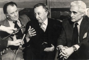 Álvaro Cunhal com Dias Lourenço e Luis Corvalán (Centro), Secretário-Geral do PC Chileno