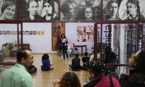 Primeira biblioteca feminista do Brasil é inaugurada em São Paulo - (Foto: Michel Filho / Agência O Globo) 