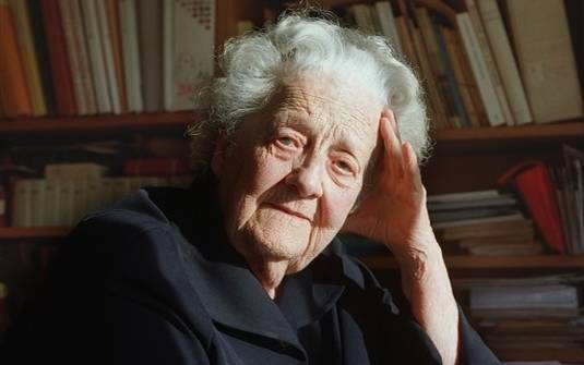 Germaine Tillion, em foto tirada no ano de 2000. (Foto: Manoocher Degathi/AFP)