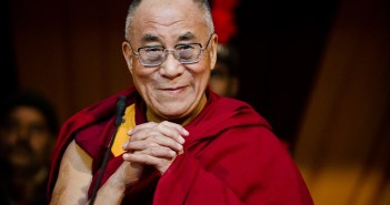 Tenzin Gyatso é o atual Dalai Lama