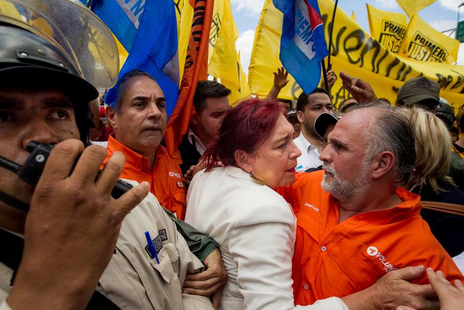 Tamara Adrian tornou a primeira transexual a se candidatar em eleições na Venezuela (Foto: EFE)