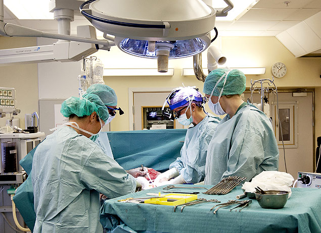 Nasce primeiro bebê de uma mulher que recebeu transplante de útero. (Foto: www1.folha.uol.com.br)