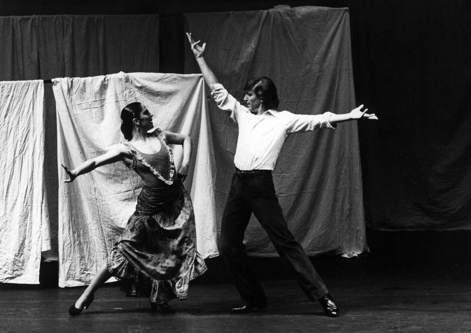 Stella Arauzo como Candela e Antonio Gades como Carmelo - (Foto: antoniogades.com)