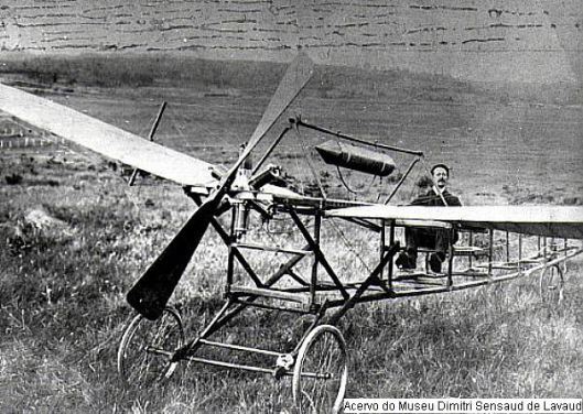 Aeroplano São Paulo - 1º voo em 1910.