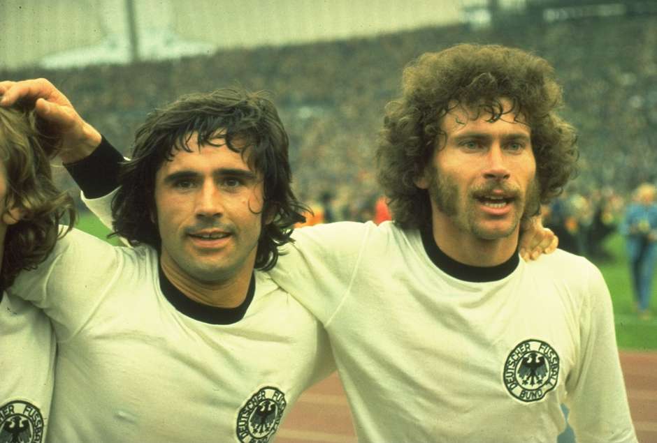 Gerd Muller (na esquerda) foi campeão da Copa do Mundo de 1974 pela Alemanha (Foto: Getty Images)