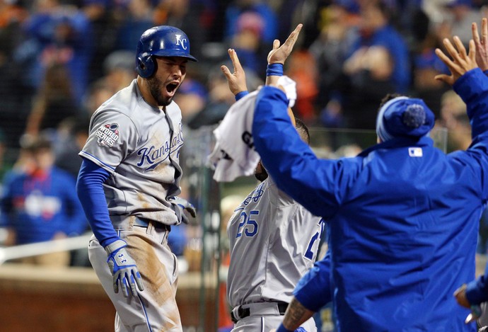 Kansas City Royals bateu o New York Mets de virada em Nova York (Foto: Reuters)
