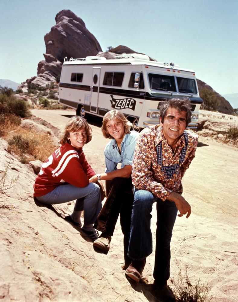 (E-D) Leif Garrett, Vincent Van Patten e Alex Rocco em ‘Os Fotoqueiros’ (Foto: CBS/Arquivo)