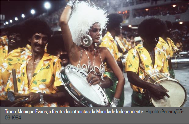 Monique Evans foi a primeira rainha de bateria do carnaval carioca (Foto: Hipólito Pereira/05/03/1984)