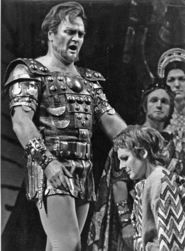 Jon Vickers como Eneias em Os Troianos, produção da Royal Opera House, em 1957 (DR)