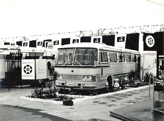 Lançamento do ônibus Marcopolo no VI Salão do Automóvel, em São Paulo, em 1968. Foto: acervo documental Marcopolo, divulgação