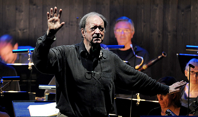 O maestro austríaco Nikolaus Harnoncourt, em foto de 2012 (Foto: Barbara Gindl/AFP)