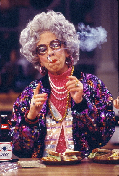 Ann caracterizada como Yetta, em ‘The Nanny’ (Foto: CBS/Arquivo)
