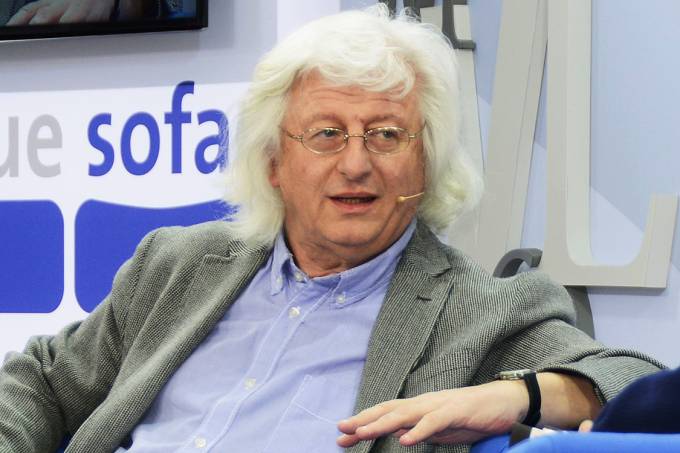 O escritor Péter Esterházy, em Leipzig, na Alemanha - 15/03/2015 (Manfred Segerer/Getty Images)