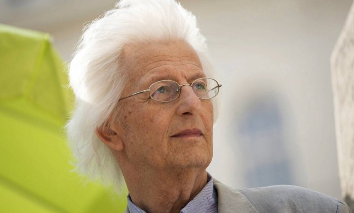 Peter Esterhazy em foto tirada em junho de 2016 - (Foto: Balazs Mohai / AP)