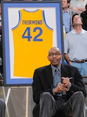 Camisa de Thurmond foi aposentada pelos Warriors