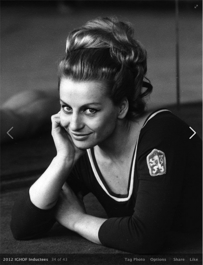 Vera Caslavska, uma das maiores ginastas da história (Foto: Alchetron/Divulgação)