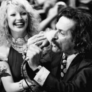 Elke Maravilha e Pedro de Lara no programa "Buzina do Chacrinha", em 1972 (Foto: Divulgação)