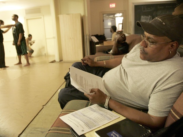 Bill Nunn em um ensaio na universidade Park Point, em Pittsburgh, em 2008 (Foto: AP Photo/Keith Srakocic)
