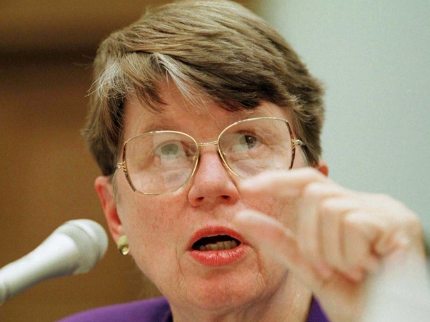 Janet Reno, que foi a 1ª mulher a assumir o cargo de secretária da Justiça nos Estados Unidos (Foto: Reuters)