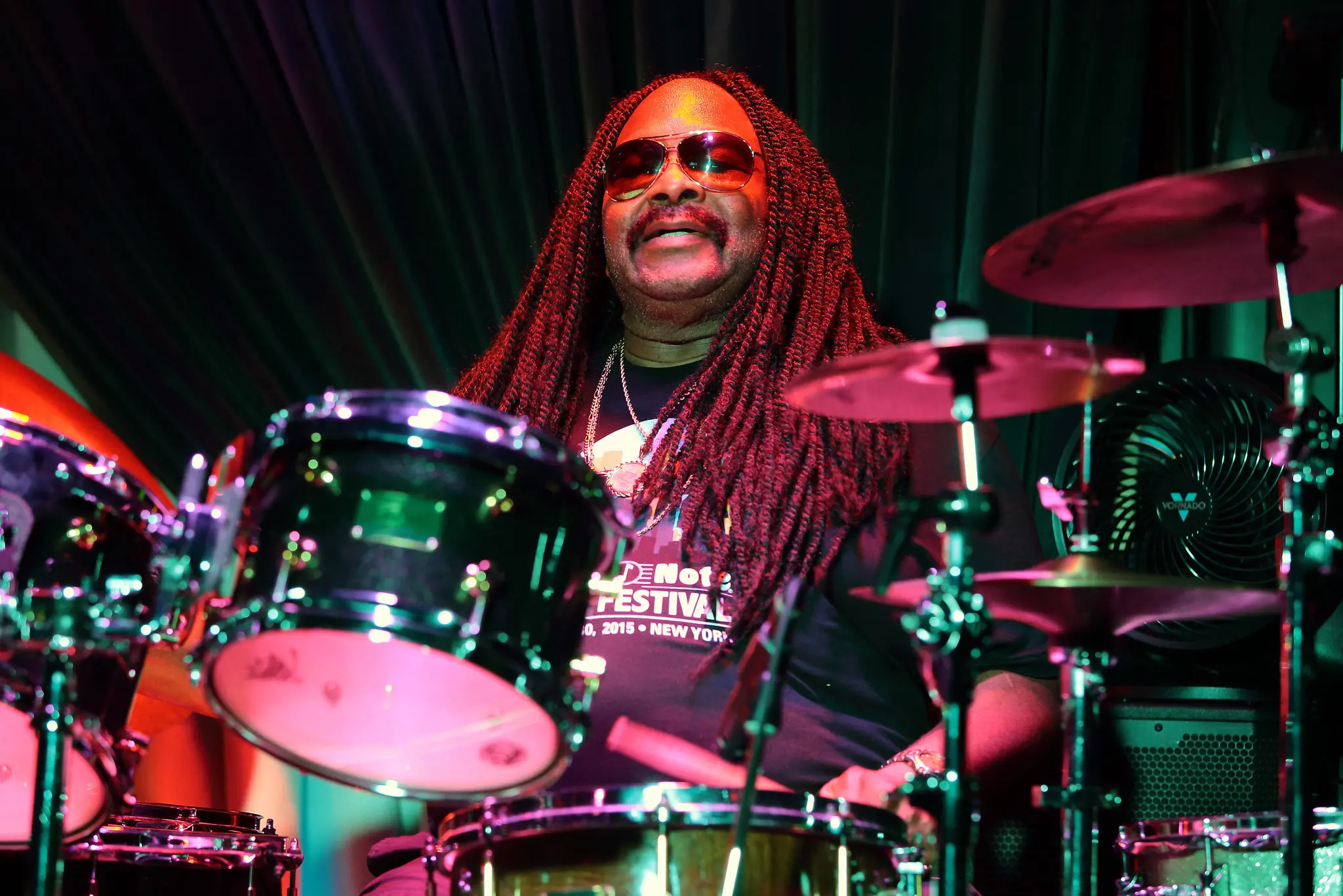 Alphonse Mouzon se apresentando no Blue Note em 2015.Crédito...Alan Nahigian