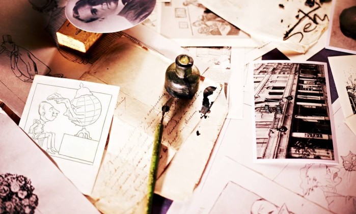 Pioneiro. Em “Kaiser”, o imperador Guilherme II, sentado, interage com um globo terrestre: imagem (à esquerda na foto) foi resgatada no documentário “Luz, anima, ação” (2013), de Eduardo Calvet, sobre a história da animação no Brasil - (Foto: Divulgação)