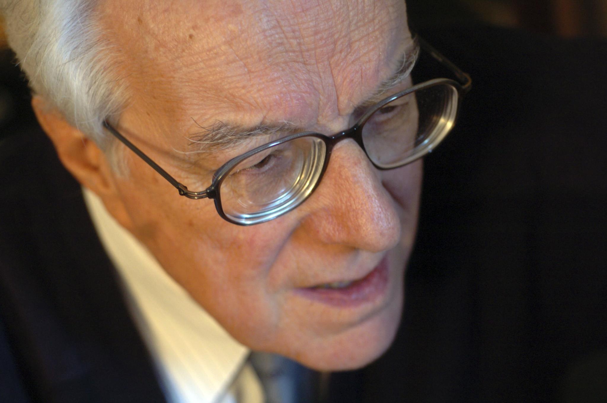 Daniel Serrão, fotografado em 2007 (Foto: FERNANDO VELUDO / PUBLICO)